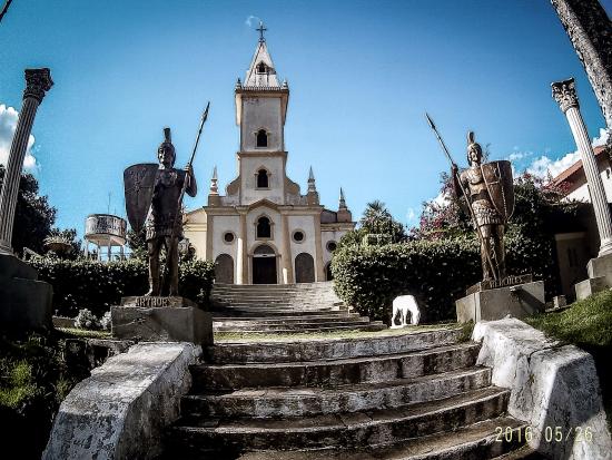 Igreja da Gruta: O Santuário de Fé que Nasceu de uma Promessa em Guaramiranga