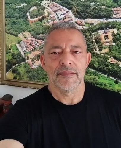 Política se faz com diálogo e a educação pertence ao povo, ressalta o ex-prefeito Luís Viana